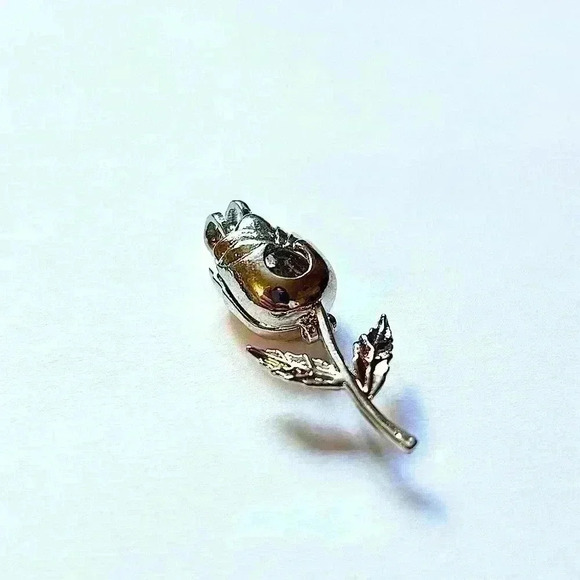 Rose Pearl Cage Pendant - Picture 1 of 3